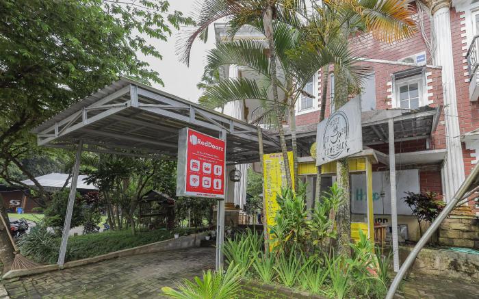 RedDoorz @ Villa Puncak Tidar