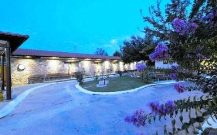 Yannis Hotel