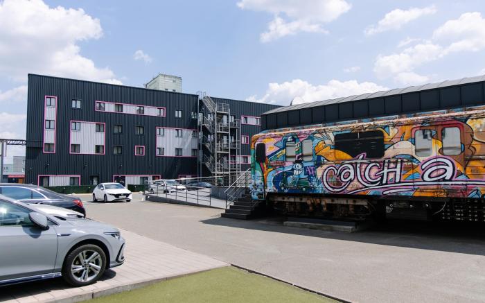 Amarant Stay by C.H.M