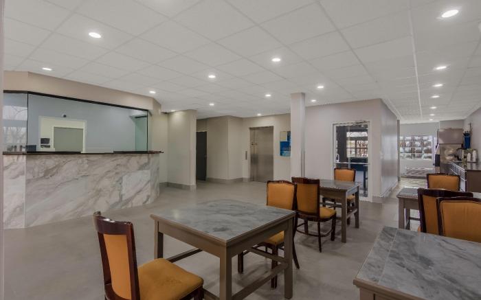 Americas Best Value Inn and Suites Lake Charles at I-210 Exit 5
