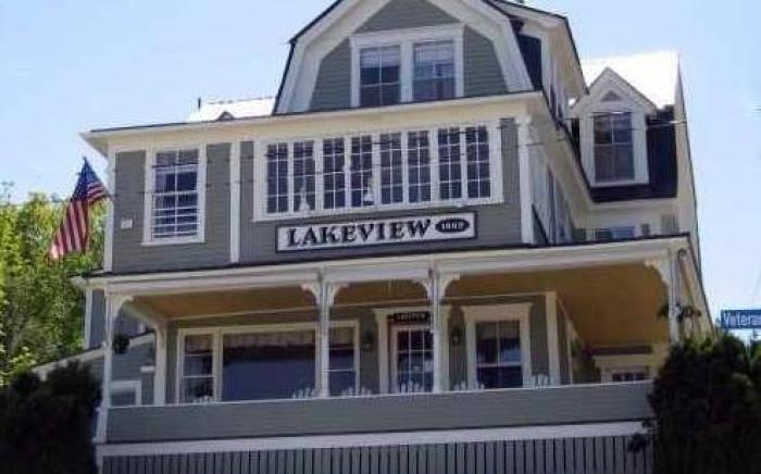 The Lakeview Inn & Cottages