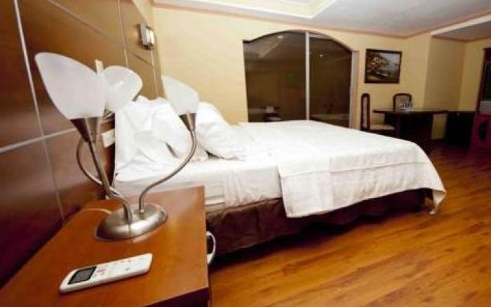 Cresta Inn