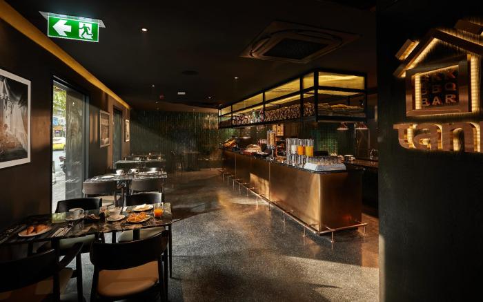 The Gravitique Hotel Khaosan