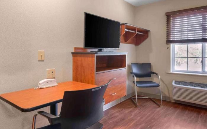 Studio 6 Extended Stay Wichita  South   KS