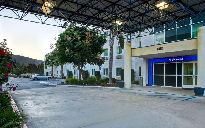 Motel 6 Gilroy, CA