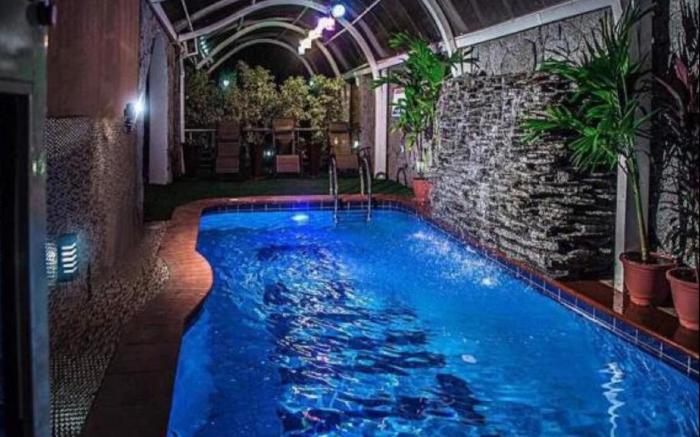 E-Suites Hotel 