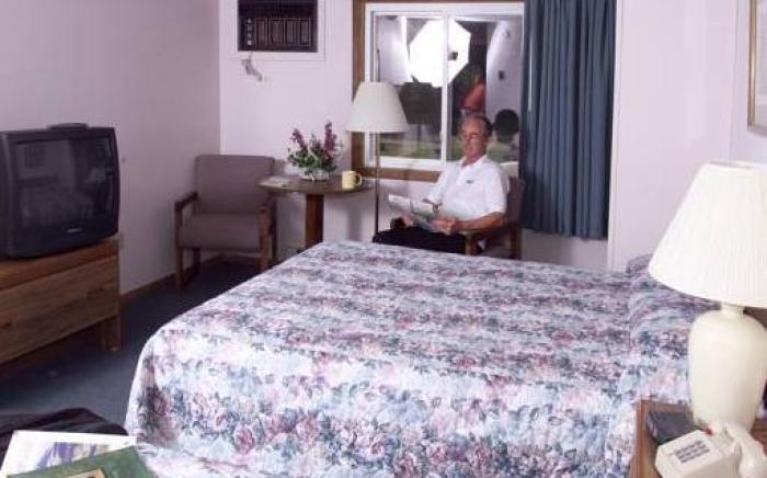 Eastern Inn & Suites (formerly Eastern Inns)