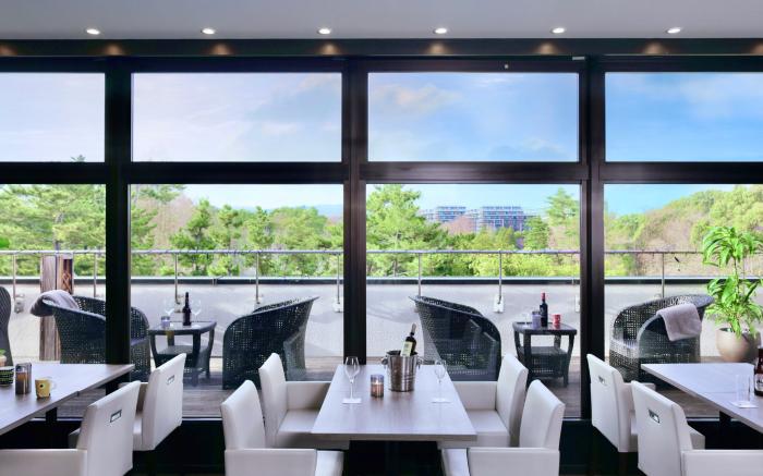 Minamisenri Crystal Hotel