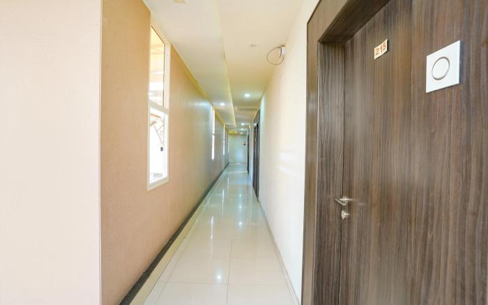 FabHotel Regent Inn - Nr. SkyWalk Bridge