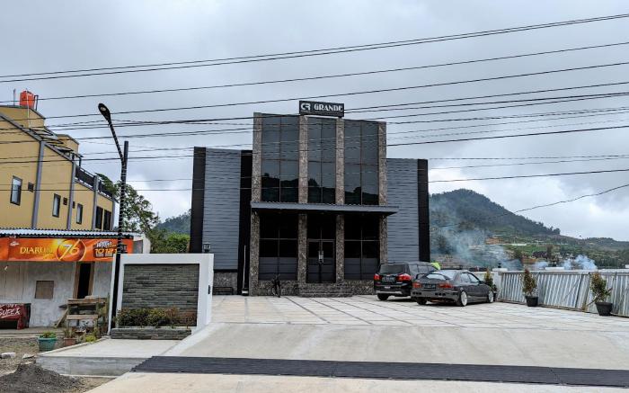 Charaka Grande