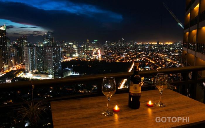 Amazing Romantic view L-pools Gramercy Makati 1422