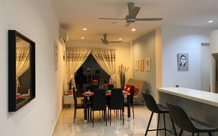 Trigon@Setiawalk Puchong 6pax, 3R2B LRT/IOI/Puteri