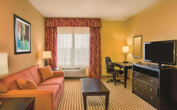 La Quinta Inn & Suites by Wyndham Union City