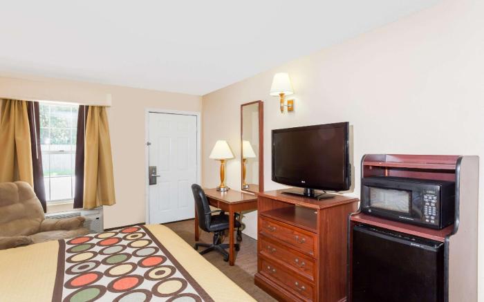 Super 8 By Wyndham Statesboro