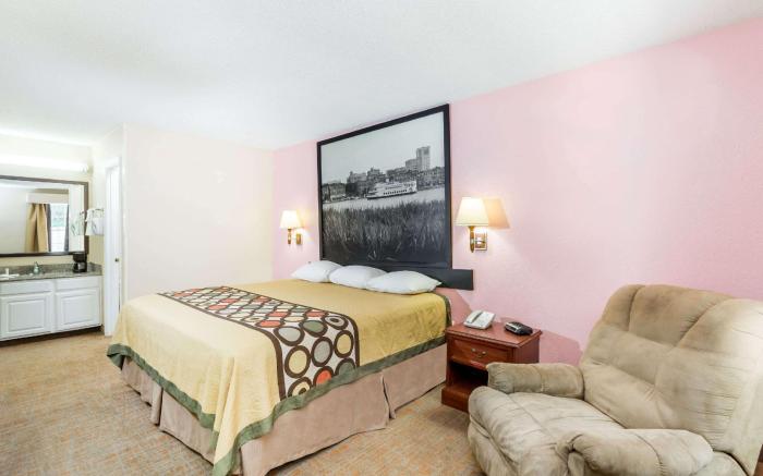 Super 8 By Wyndham Statesboro