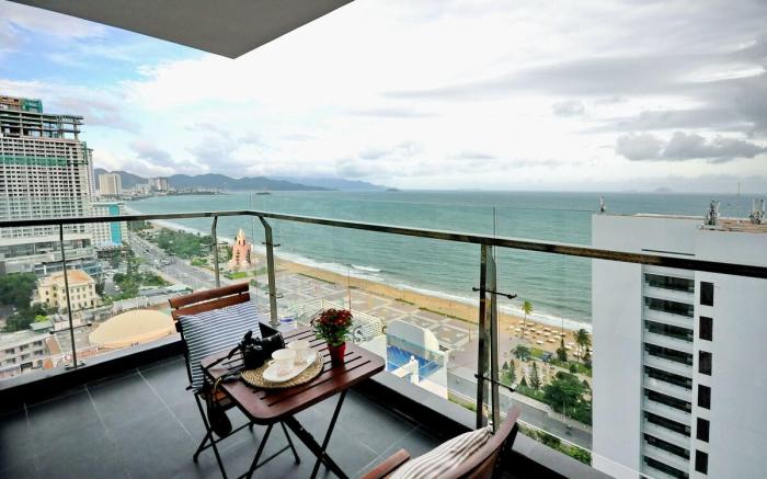 Amazing ocean view 2 bedroom apartment in Maple