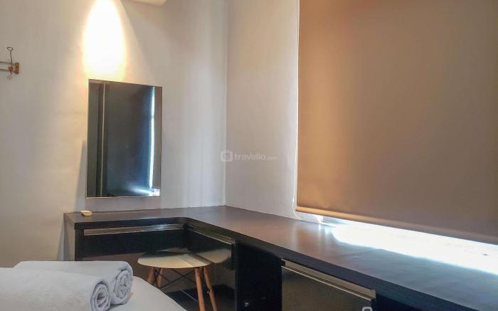 Nice & Cozy Living 2BR Green Bay Pluit By Travelio