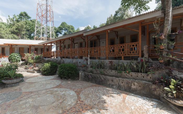 Urbanview Hotel D'Pineapple Villa Ciater by RedDoorz