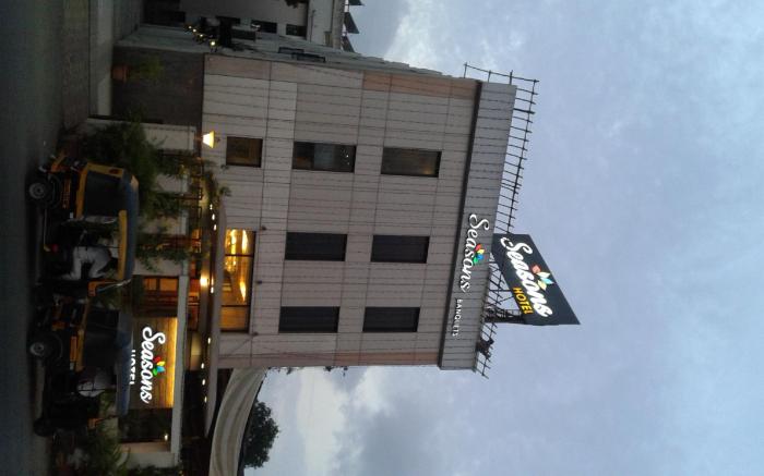 Seasons Hotel