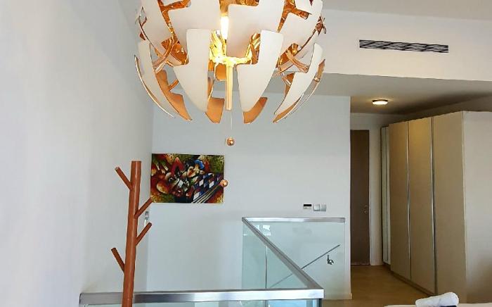 Designer Duplex with Lake View, M City