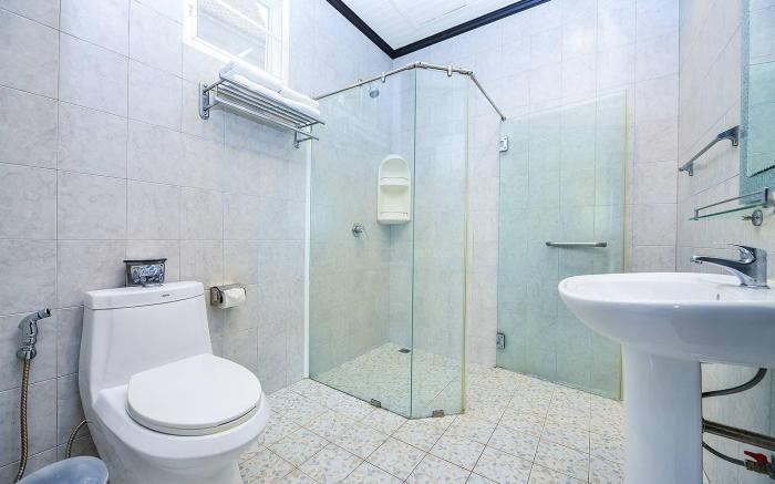Unique&Nice 7BD pool villa in heart Nanai Patong