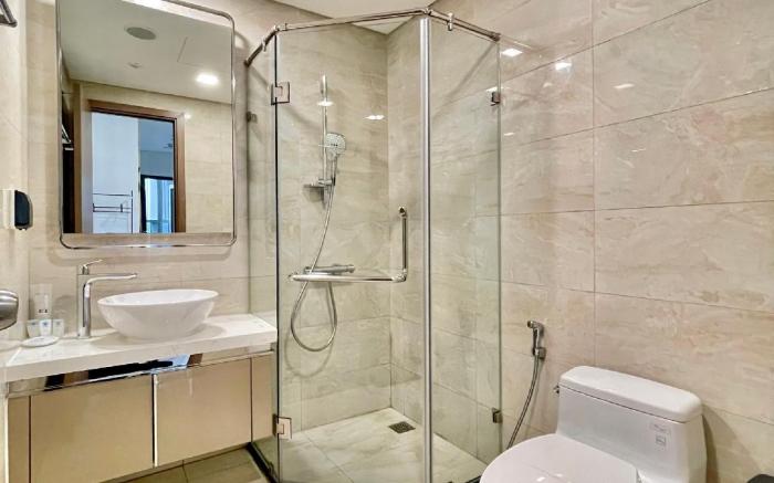 Best view 2 bed apt/ High Floor at Landmark 81
