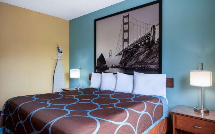 Super 8 By Wyndham Salisbury