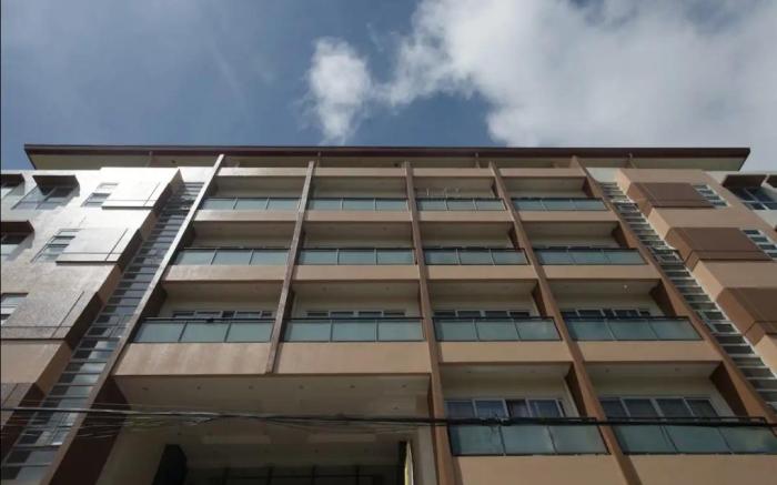 TRIPLE E CONDOTEL