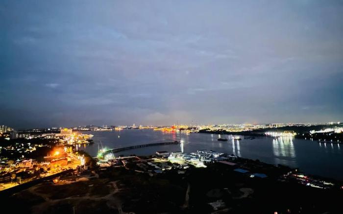R&F Amazing Sea View 1BR by ANJU