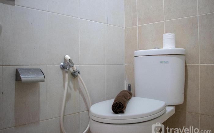 Comfort 2BR at Nifarro Park Apartment By Travelio