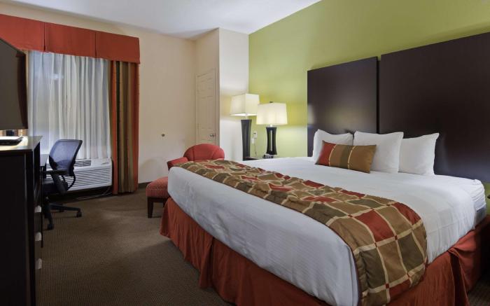 Best Western Plus Huntersville Inn & Suites Near Lake Norman