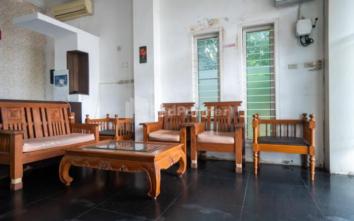 RedDoorz @ Wisma Nabila Syariah near Masjid Raya Baiturrahman Banda Aceh