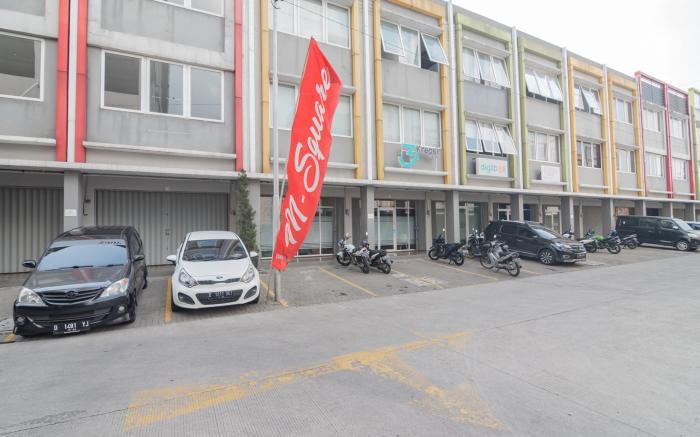 RedLiving Apartemen Mekarwangi Square - M Express
