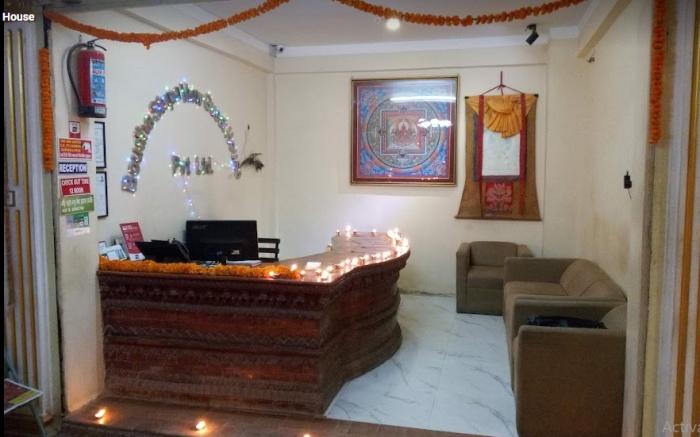 Boudha Stupa View Guest House & Rooftop Restaurant
