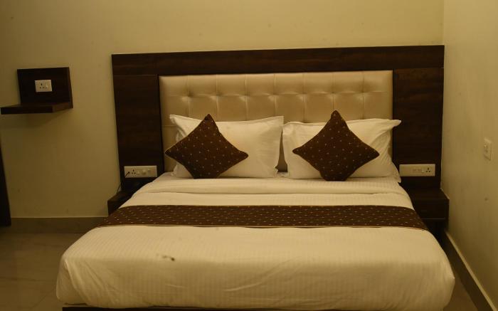 Advaitha Residency (Unmarried Couples not allowed)