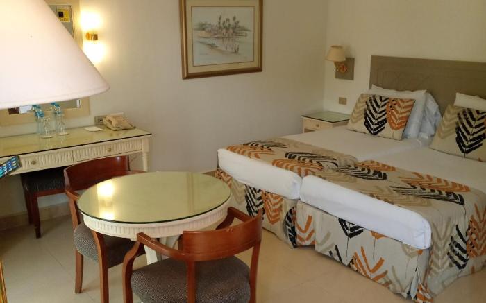 Cairo Pyramids Hotel