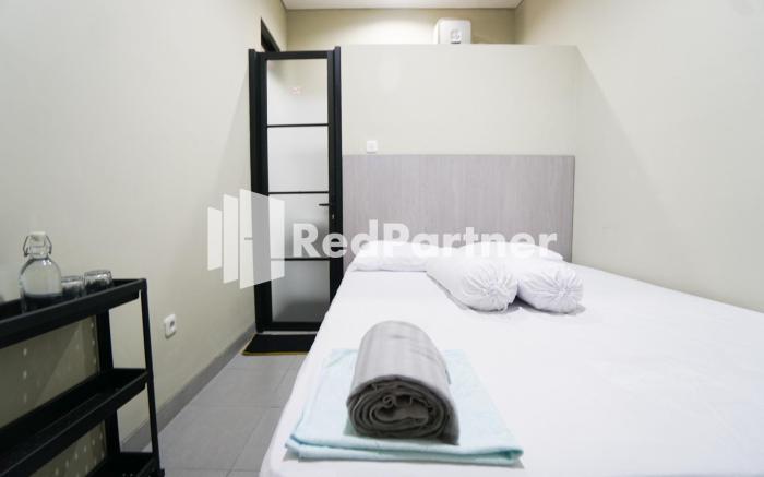 Tomang Gelong Guest House Syariah RedPartner