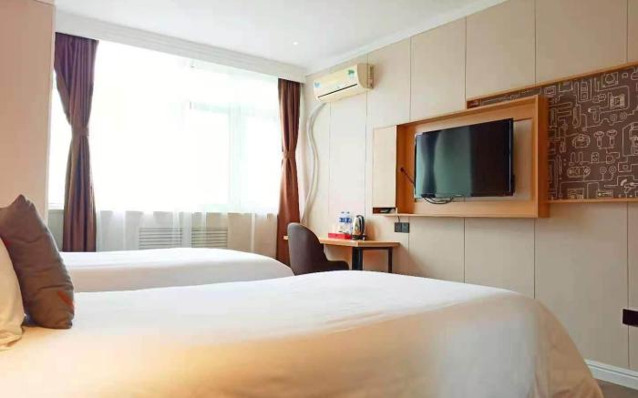 PAI Hotel Shijiazhuang Zhuangyudan Stadium Medical University Metro Station
