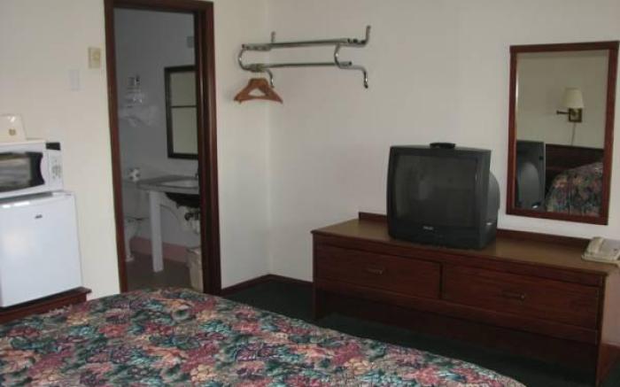 Spinning Wheel Motel