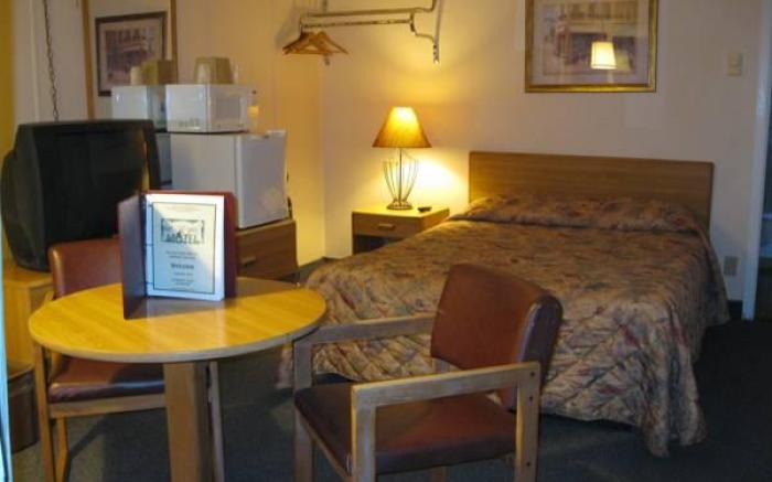 Seven Seas Inn & Suites