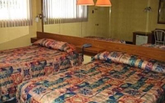 Motel R-100