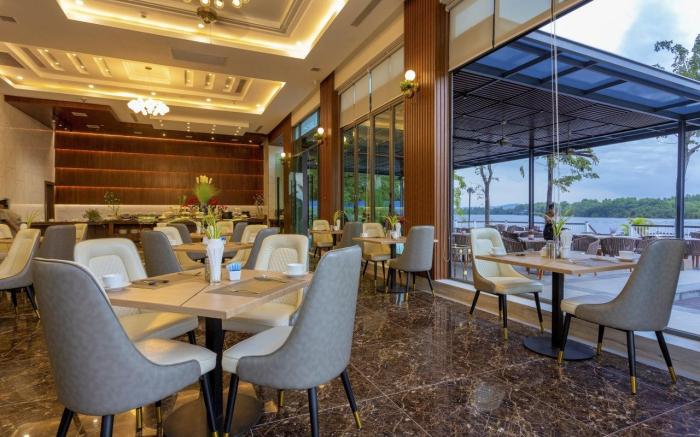 CASTLE BAYVIEW RESORT & SPA