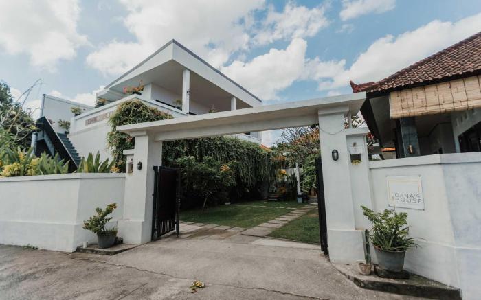 Dana's House 