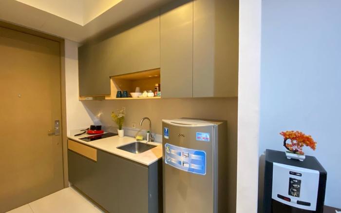 Taman Anggrek Residence by Micky Studio 11
