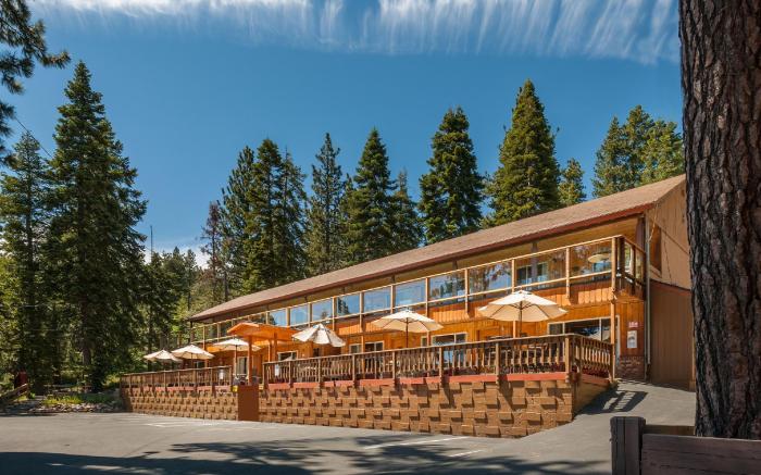 Cedar Glen Lodge