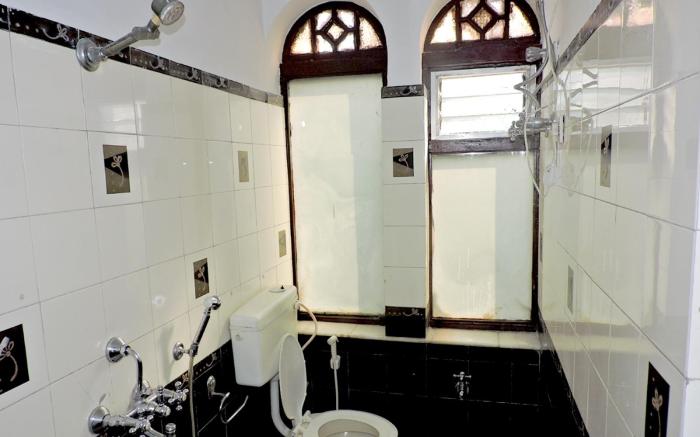 Raviz Inn
