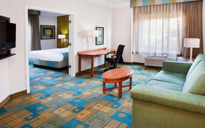 La Quinta Inn & Suites by Wyndham Greenville Haywood