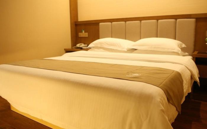 GreenTree Inn Nantong Rugao Zhongjiaomeilu City Express Hotel
