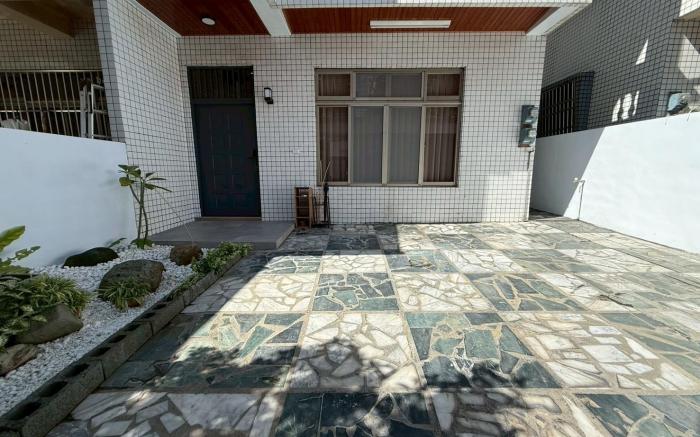 D老闆超好講話  四房包棟 平日8人只要6000 (LINE詢問不用錢 ID: @d_boss)