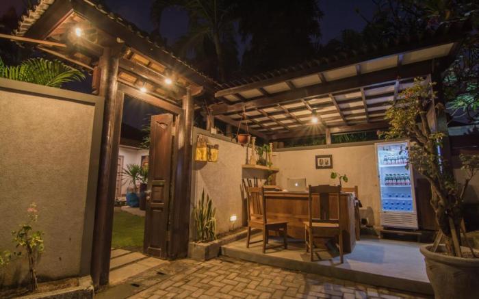 Bale Seminyak Petitenget Beach 